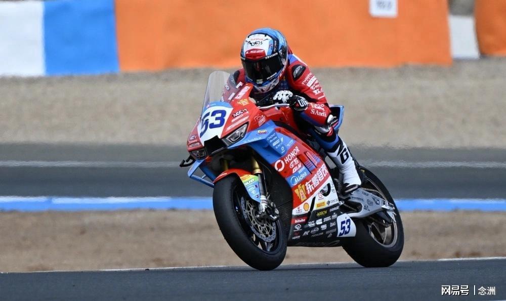 张雪机车首次参赛5喜临门：年度2亚军+1季军！德比斯锁定2项第一
